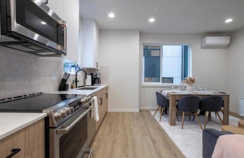 Minor House | Capitol Chill - Modern Luxury Townhouse