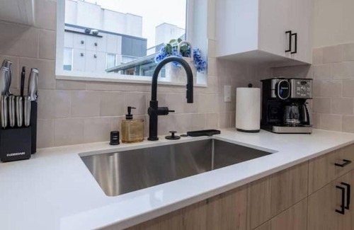 Minor House | Capitol Chill - Modern Luxury Townhouse