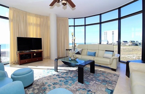 Ono Island Condo | Capri 102-Beach Front, First Floor unit with Upscale Amenities!