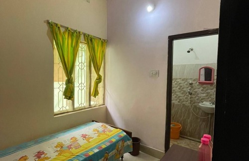 Bhubaneshwar Bed & Breakfast | Capsule room with Breakfast
