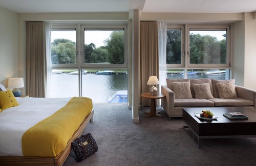 Christchurch Hotel | Captains Club Hotel