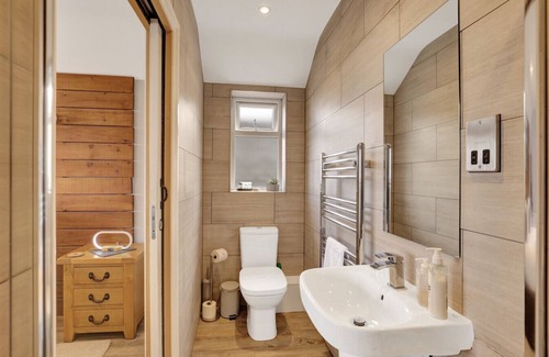 Boulmer Bed & Breakfast | Captains Cove at The Fishing Boat inn