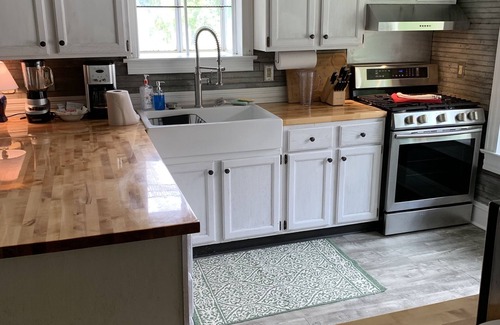 Willoughby Spit House | Captains Quarters by the Bay - Walk to the Beach with your Pet. Smart TV w/WIFI