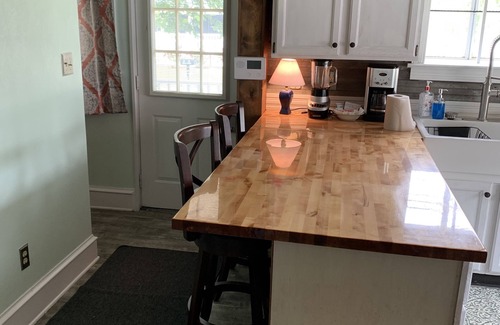 Willoughby Spit House | Captains Quarters by the Bay - Walk to the Beach with your Pet. Smart TV w/WIFI