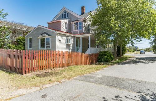 Willoughby Spit House | Captains Quarters by the Bay cottage