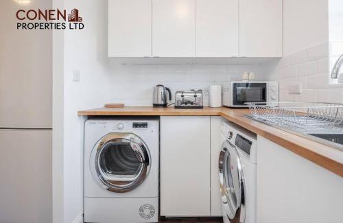 West Thurrock Apartment | Captivating 2-Bed Apartment in Grays