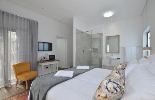 Yzerfontein Apartment | Caracal 54 Overnight for 2