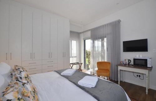 Yzerfontein Apartment | Caracal 54 Overnight for 2