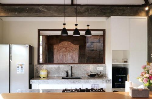 Celuk Villa | Carangsari 3 Bedroom Villa with Private Swimming Pool and Riverside