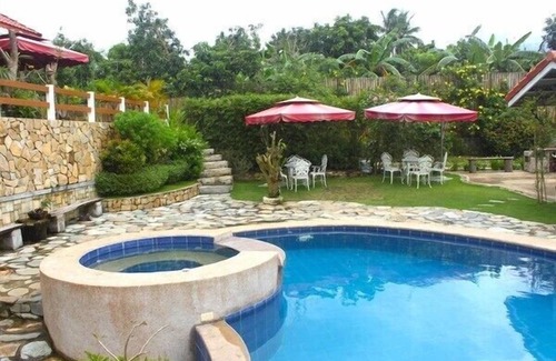 Alfonso House | CARASUCHI VILLA GARDEN - Near TAGAYTAY