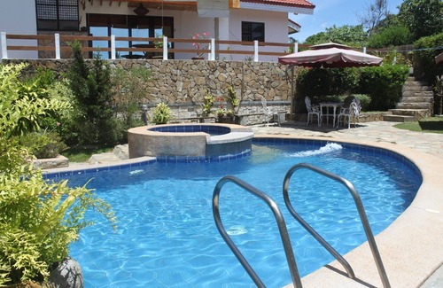 Indang Villa | CARASUCHI VILLA GARDEN