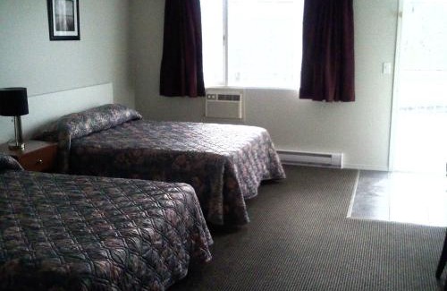 Quesnel Hotel | Caravan INN