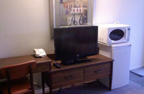 Quesnel Hotel | Caravan INN