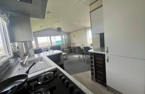 Rhyl House | Caravan Phoenix