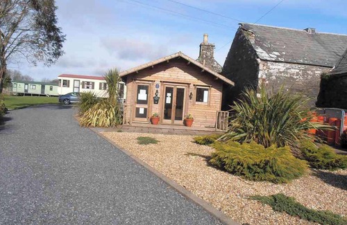 Newton Stewart Apartment | Caravan - Sleeps 4 - Pet friendly - Parking