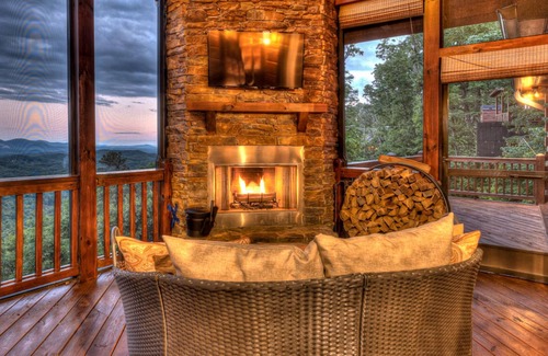 Morganton Cabin | Cardinal Ridge by Escape to Blue Ridge