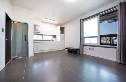 Tongyeong Hotel | Carib Condo Hotel