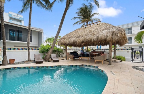 Hollywood South Central Beach Apartment | Caribbean Suite Private 2/2