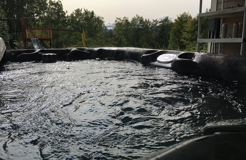 Bethel House | Caribou Run Private Retreat with Mountain Views