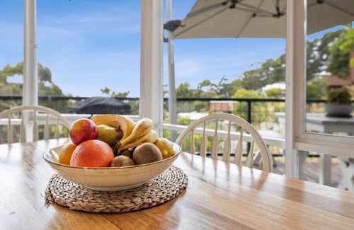 Lorne House | Carinya Cottage