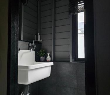 Wang Burapha Phirom House | Carl and Ellie Home