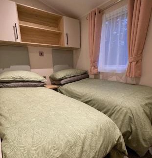 Carlisle House | Carlisle CAMELOT HOLIDAY PARK CA65SZ MANOR