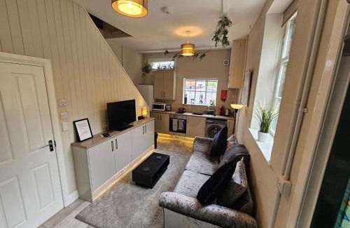 Carlisle House | Carlisle Central, Cute Studio Appt, The Cupboard