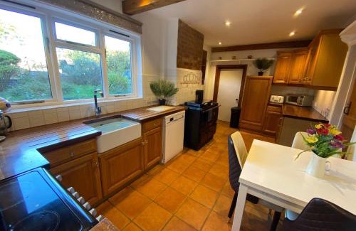 Little Glemham House | Carlton Cottage Country Retreat - Perfect for Ipswich - Aldeburgh - Southwold - Thorpeness - Sizewell B - Sizewell C - Sleeps 13