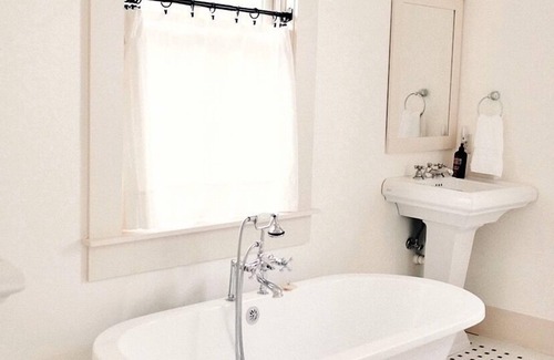 Eufaula Hotel | Carlton Landing! Stay at The Meeting House!