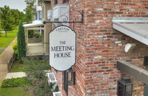 Eufaula Hotel | Carlton Landing! Stay at The Meeting House!