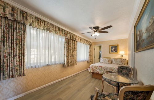 Northwest Carmel Hotel | Carmel Inn And Suites