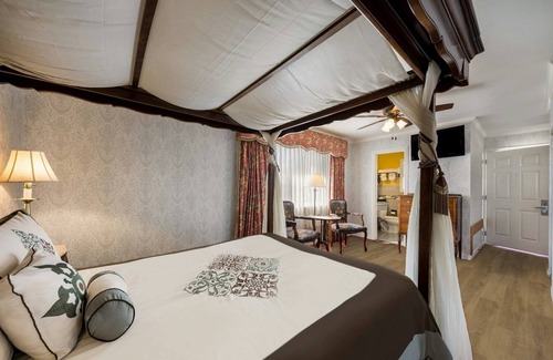 Northwest Carmel Hotel | Carmel Inn And Suites