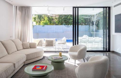 Herzliya Pituach Villa | Carmelo HaMeginim Villa