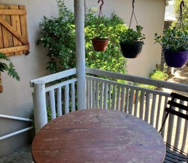 Bredasdorp House | Carneddie cottage-garden