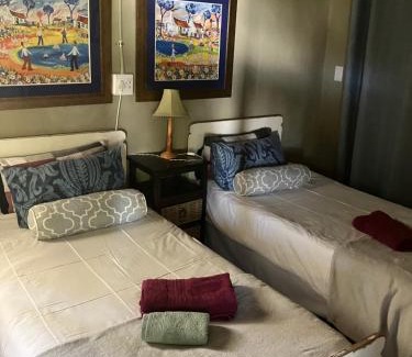 Bredasdorp House | Carneddie cottage-garden