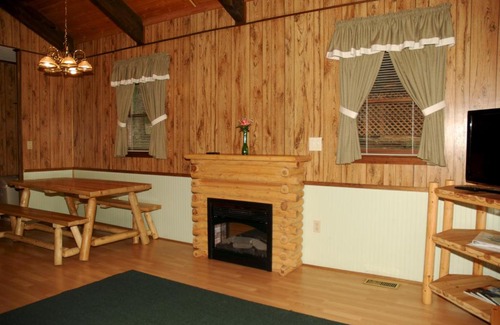 Fair Play Resort | Carolina Landing Camping Resort Deluxe Cabin 6