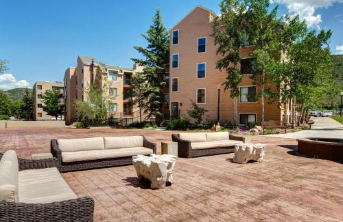 North Park City Apartment | Carriage House 218 by Moose Management