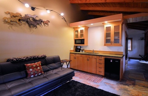 Alyeska Cabin | Carriage House Accommodations