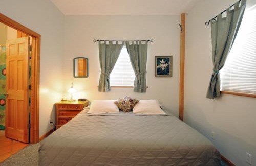 Alyeska Cabin | Carriage House Accommodations