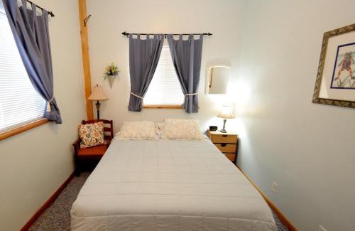 Alyeska Cabin | Carriage House Accommodations