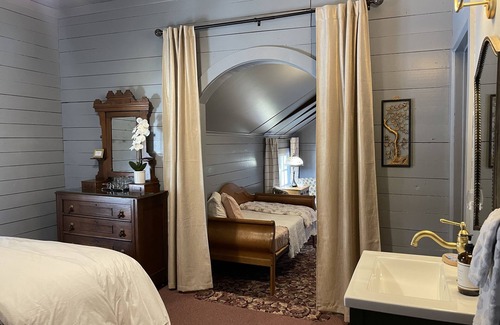 Winona Bed & Breakfast | Carriage House B&B