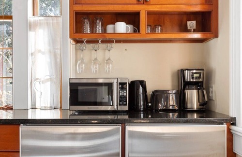 Cannonborough Elliotborough House | Carriage House | Downtown - Walk Everywhere!