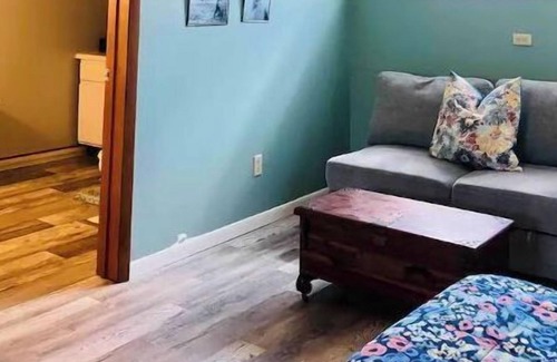 Hamilton House | Carriage House on New London