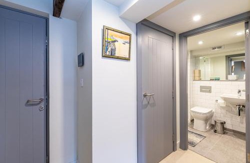 Preston Apartment | Carriage Works by Guestz