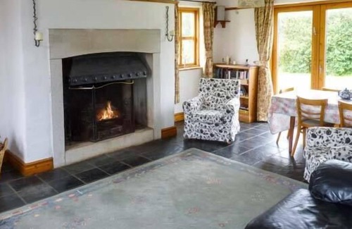 Beenbane Cottage | CARRIG MOR, family friendly in Waterville, County Kerry