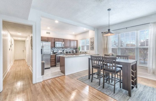 Downtown Tulsa Apartment | Carson Flats #6-Downtown|BOK|OSU MED|Gathering Pl