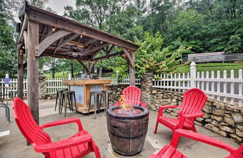 Henry House | Carters Hideaway by Fairy Stone Pool and Hot Tub
