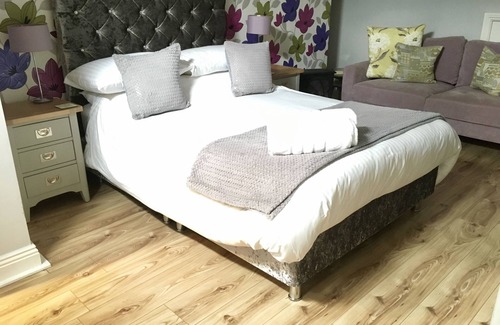 Carlisle House | Cartref Guest House