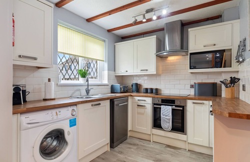 St. Florence House | Cartwright's Cottage - Indoor Pool, Sports Courts, Play Park