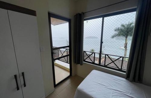 Caieira House | Casa 3 qtos beira mar praia exclusiva e piscina